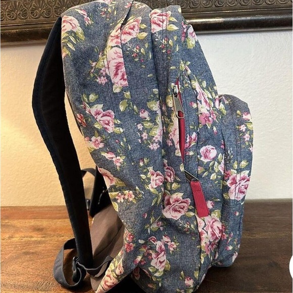 Handout Trans backpack floral design pink roses blue denim. Color: blue/pink - Picture 12 of 14